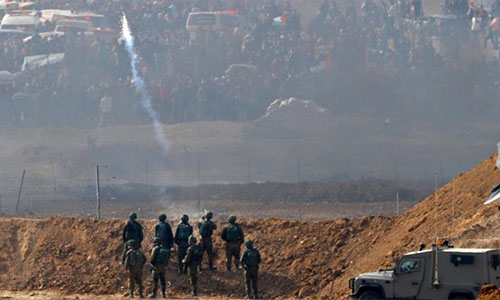 soldados israelíes disparan contra manifestantes palestinos Represión israelí en Gaza deja 2 muertos y 40 heridos